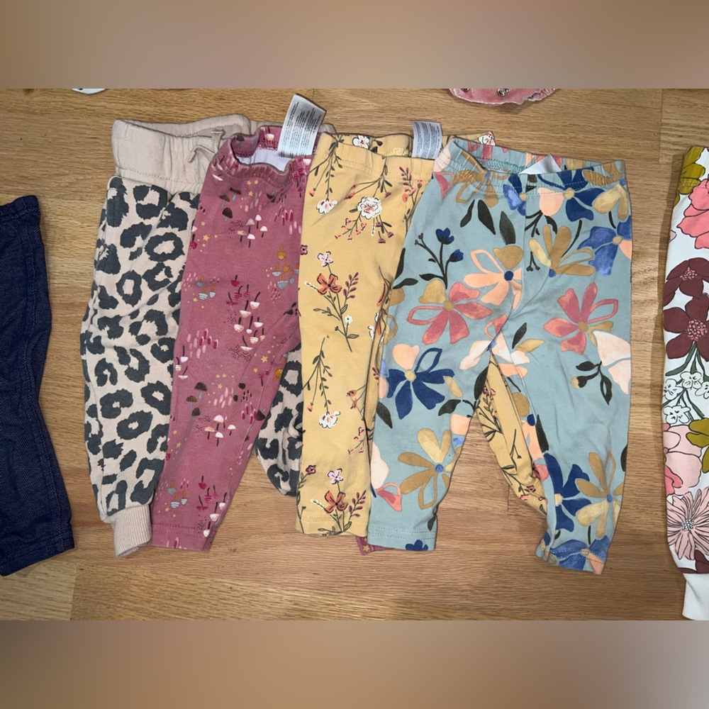 Cat & Jack, Honest Clothing, Carter's clothes - 12 months baby girl - Picture 7 of 13